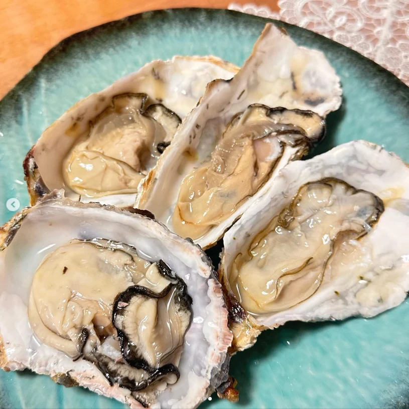 Oysters too, and a thought about the plating — Haruru’s photograph