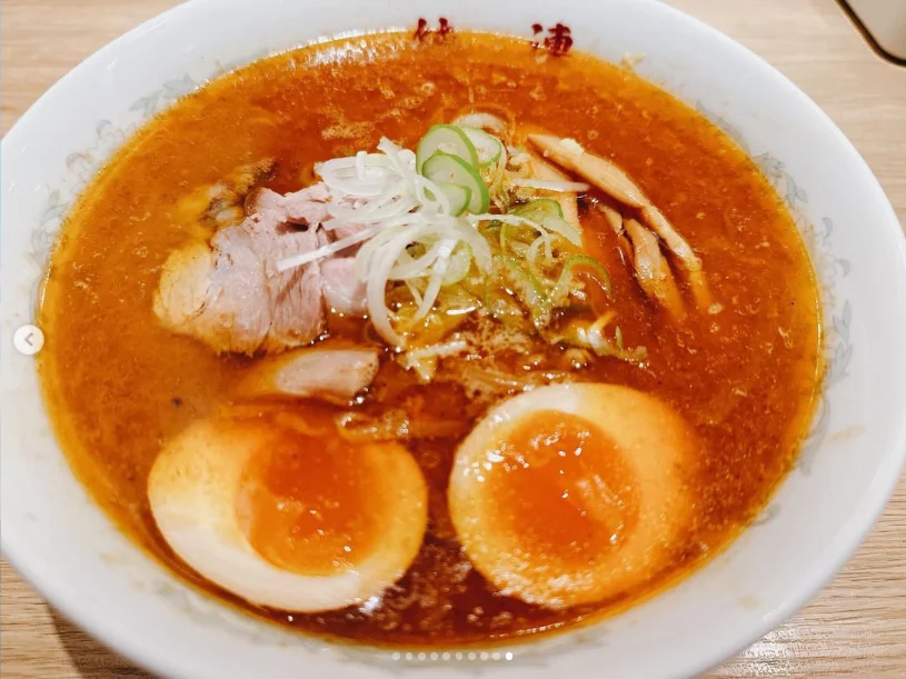 夜のラーメンと、翌日への期待 — ハルルの写真