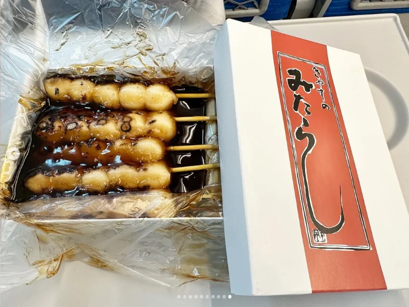 A final taste on the train home — Haruru’s photograph
